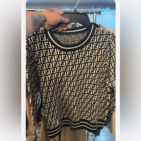 Black and White Sweater - Picture 5 of 5